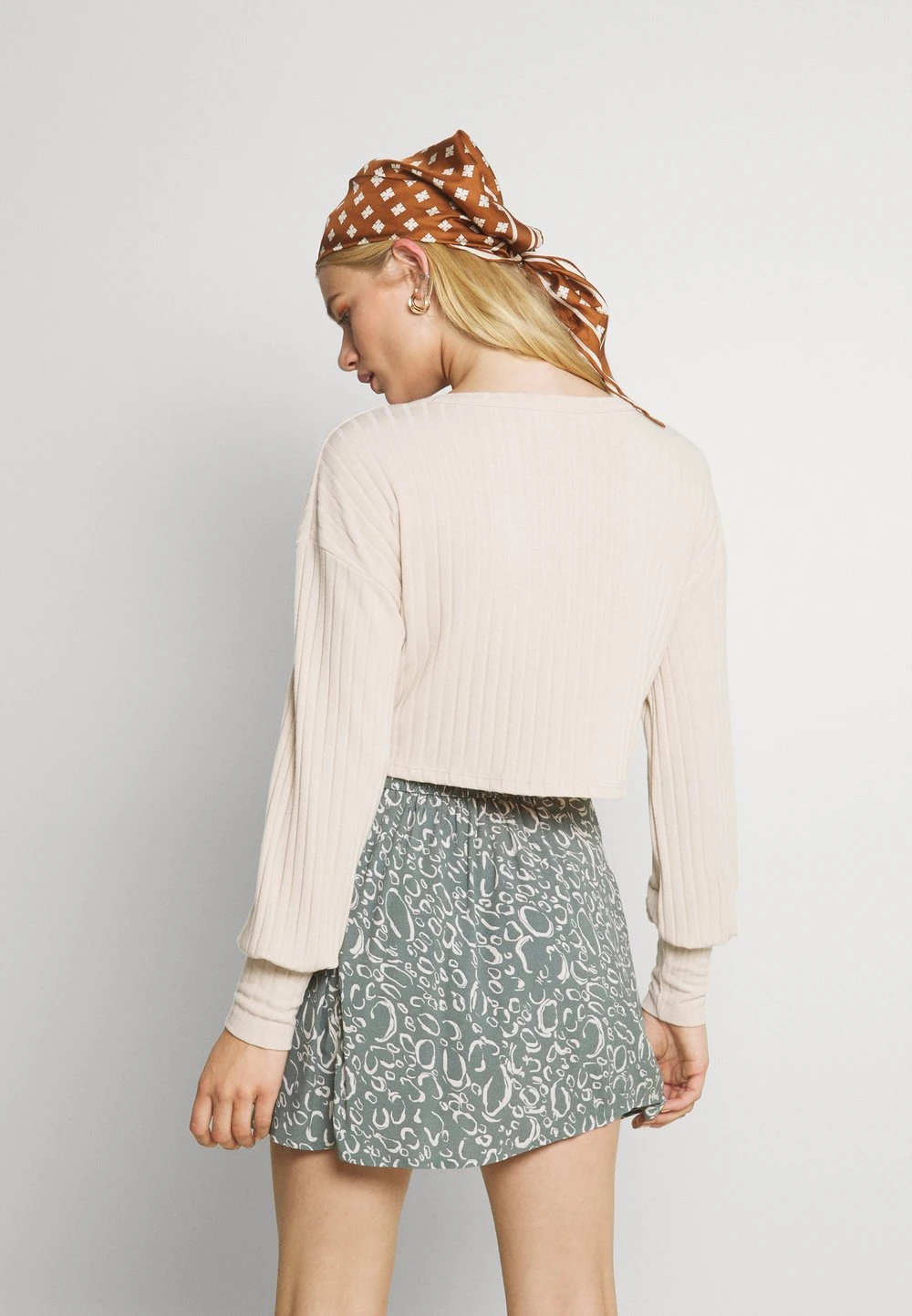 Nly by Nelly Prix Équitable BOXY BUTTON - Gilet pulls et gilets col en v profond femme 5 Nly by Nelly Prix Équitable BOXY BUTTON - Gilet pulls et gilets col en v profond femme – Image 3