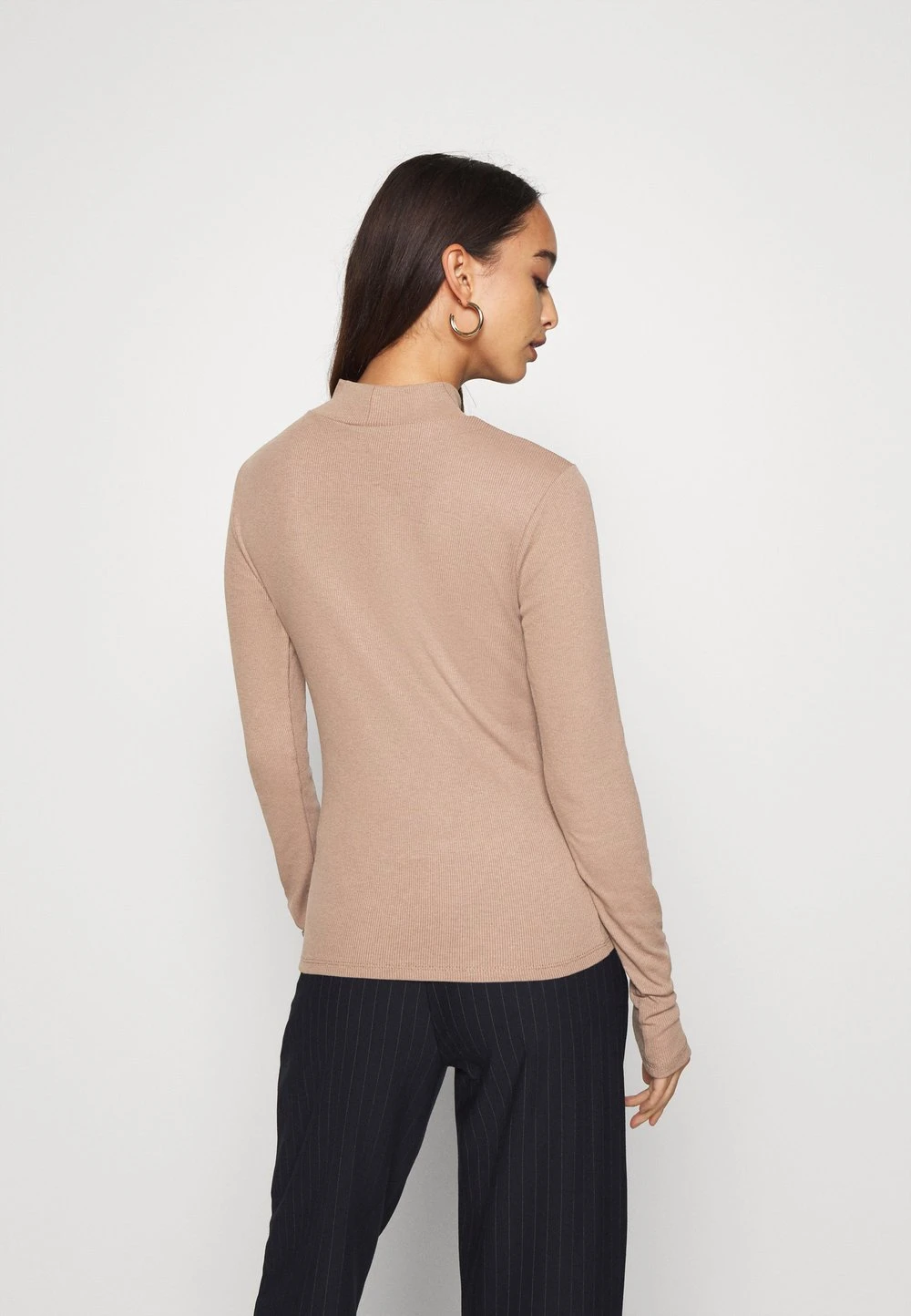 7cbffb42a8ed4036a58e1d08a71bd905.jpg Nly by Nelly Prix Acceptable MAKE THE CUT - T-shirt à manches longues t-shirts et tops encolure large ronde femme -Nly by Nelly boutique 7cbffb42a8ed4036a58e1d08a71bd905