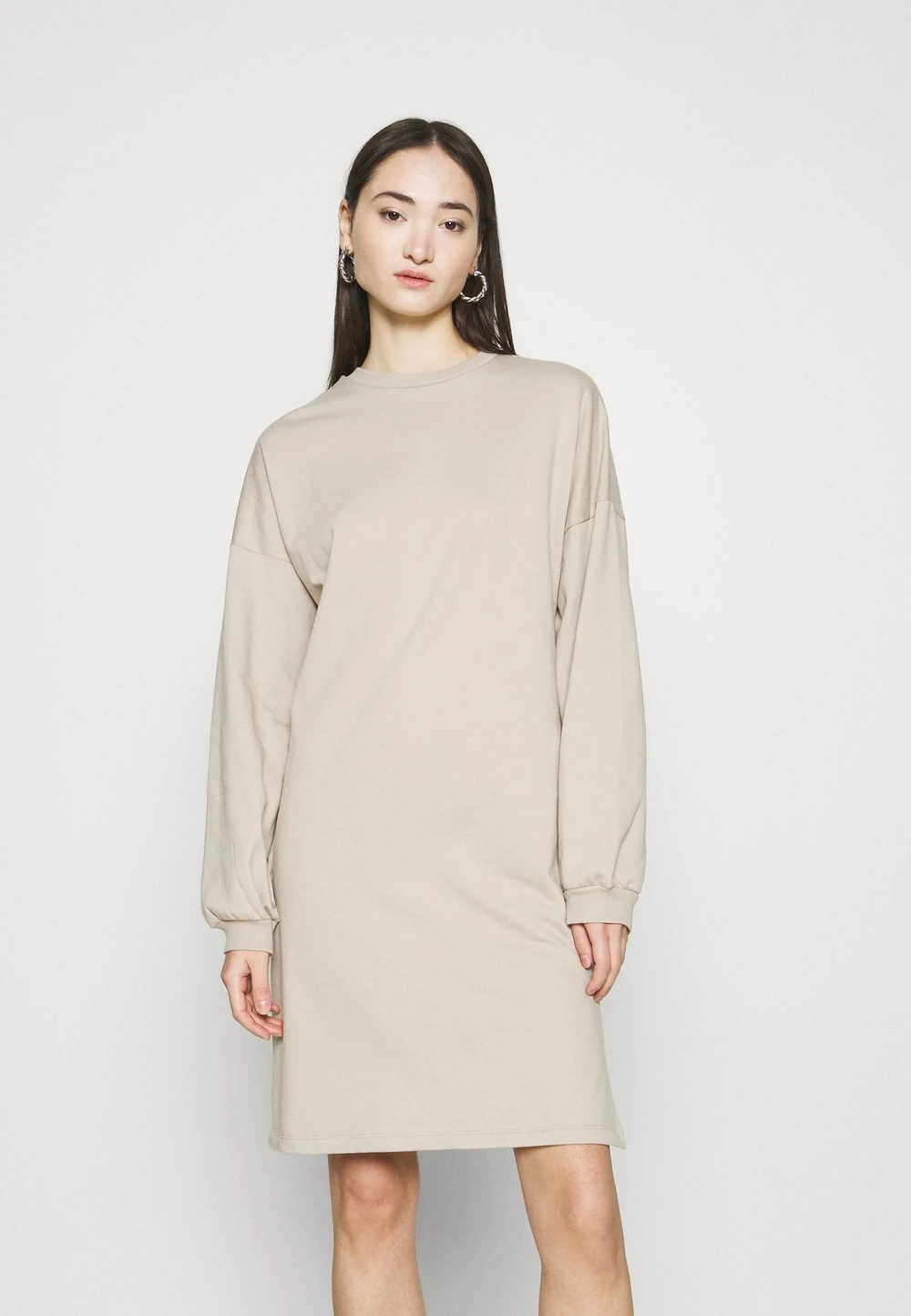 7d05ec939f1a4271b06703542a52d391.jpg Nly by Nelly Prix Abordable PERFECT SLIT DRESS - Robe de jour robes col rond femme -Nly by Nelly boutique 7d05ec939f1a4271b06703542a52d391