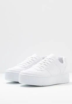 Prix Raisonnable Nly by Nelly FLIRTY PLATFORM - Baskets basses baskets & sneakers rond femme -Nly by Nelly boutique 7f181e6bf39b4a0e91289d19b4157ea7