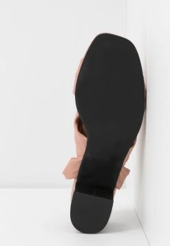 Soldes Nly by Nelly KNOT - Sandales à talons hauts sandales et nu-pieds ouvert femme 15 Soldes Nly by Nelly KNOT - Sandales à talons hauts sandales et nu-pieds ouvert femme -Nly by Nelly boutique 83e8c0cdd39b482f8fd98eefdf5c4196