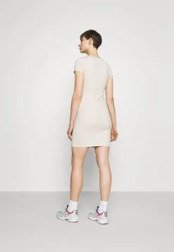 Nly by Nelly Qualité Supérieure PERFECT TEE DRESS - Robe en jersey robes col rond femme -Nly by Nelly boutique 8766e2451a6c4f3b802957fa7dc457c1