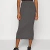 Nly by Nelly MIDI SLIT SKIRT - Jupe crayon Prix De Rêve jupes couleur unie femme