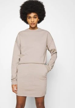 Nly by Nelly Prix Discount WATCH OUT SKIRT SET - Sweatshirt jupes col rond femme 15 Nly by Nelly Prix Discount WATCH OUT SKIRT SET - Sweatshirt jupes col rond femme -Nly by Nelly boutique 98449f9bc3014df5bc2b79f3d68bc9fe