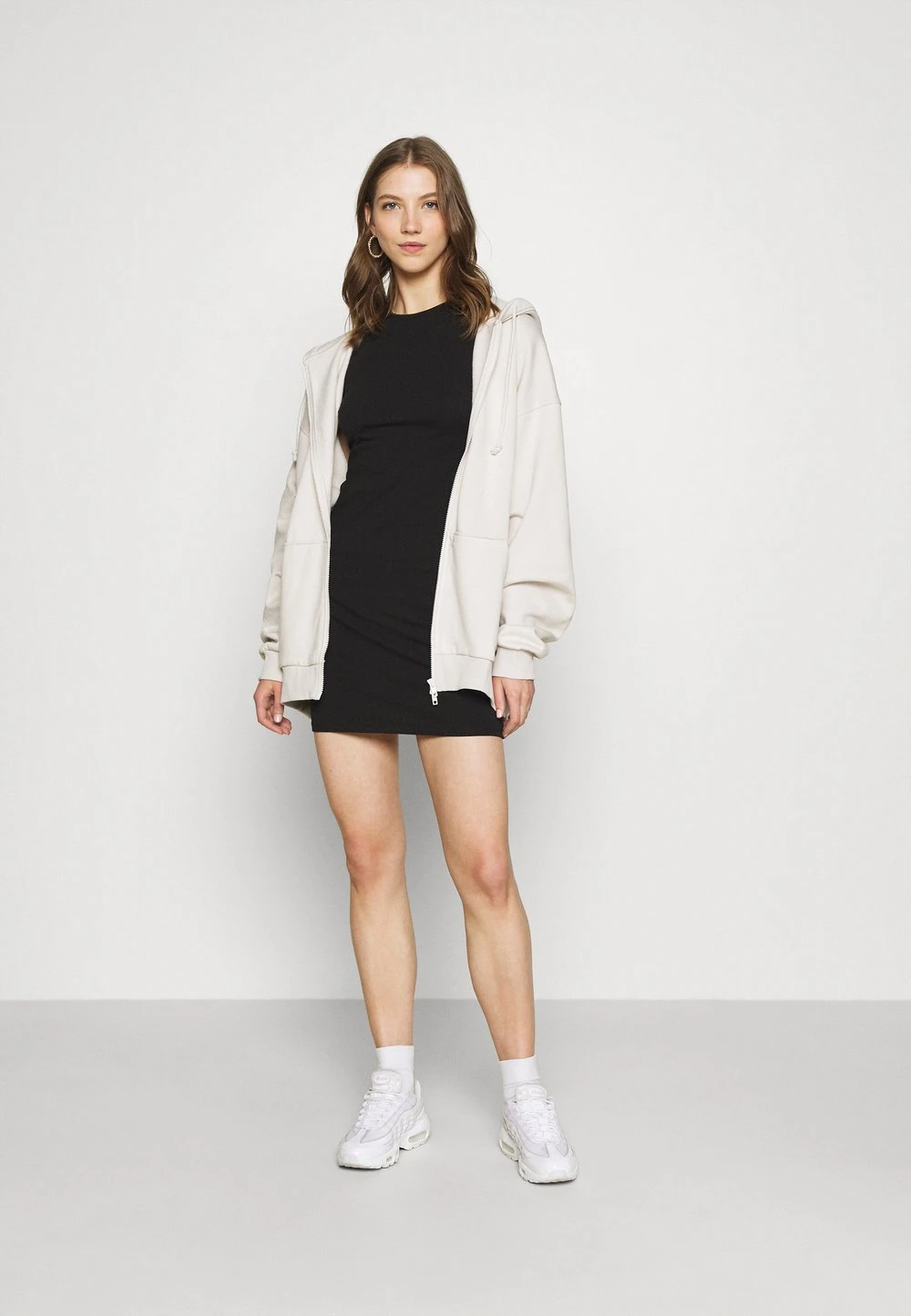 98637e725e57429787a5fae78b0506dd.jpg Réduction Nly by Nelly PERFECT TEE DRESS - Robe en jersey robes col rond femme -Nly by Nelly boutique 98637e725e57429787a5fae78b0506dd