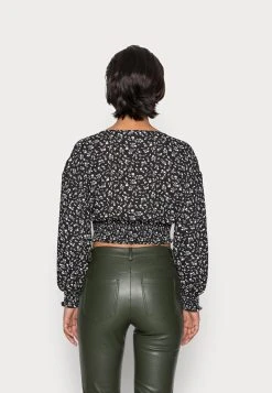 Nly by Nelly SMOCKED WAIST BLOUSE - Blouse Prix Abordable chemises et blouses col en v profond femme -Nly by Nelly boutique 988957752d1746ee92a310863a0b416b