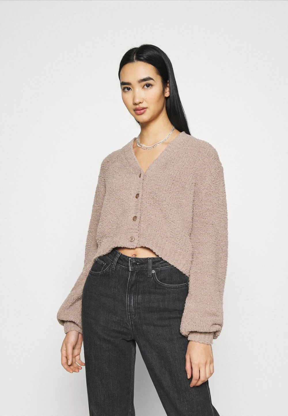 Prix Dynamité Nly by Nelly CROPPED FUZZY - Gilet pulls et gilets col en v profond femme 3 Prix Dynamité Nly by Nelly CROPPED FUZZY - Gilet pulls et gilets col en v profond femme