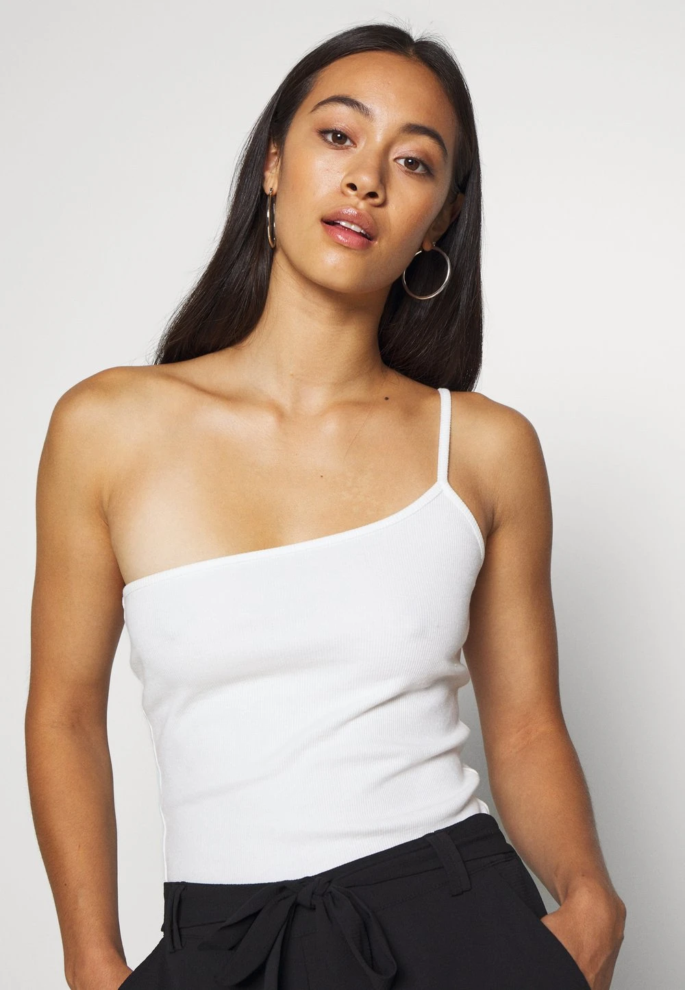 98e9360474164af992616f35f52d020f.jpg Nly by Nelly Se Vend Bas Prix ON YOUR SIDE - Débardeur t-shirts et tops couleur unie femme -Nly by Nelly boutique 98e9360474164af992616f35f52d020f