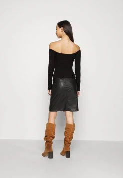 Nly by Nelly OFF SHOULDER - T-shirt à manches longues Garantie De Qualité 100% t-shirts et tops carmen femme -Nly by Nelly boutique 9a25aaf087b34368a1eeb4b76acec845