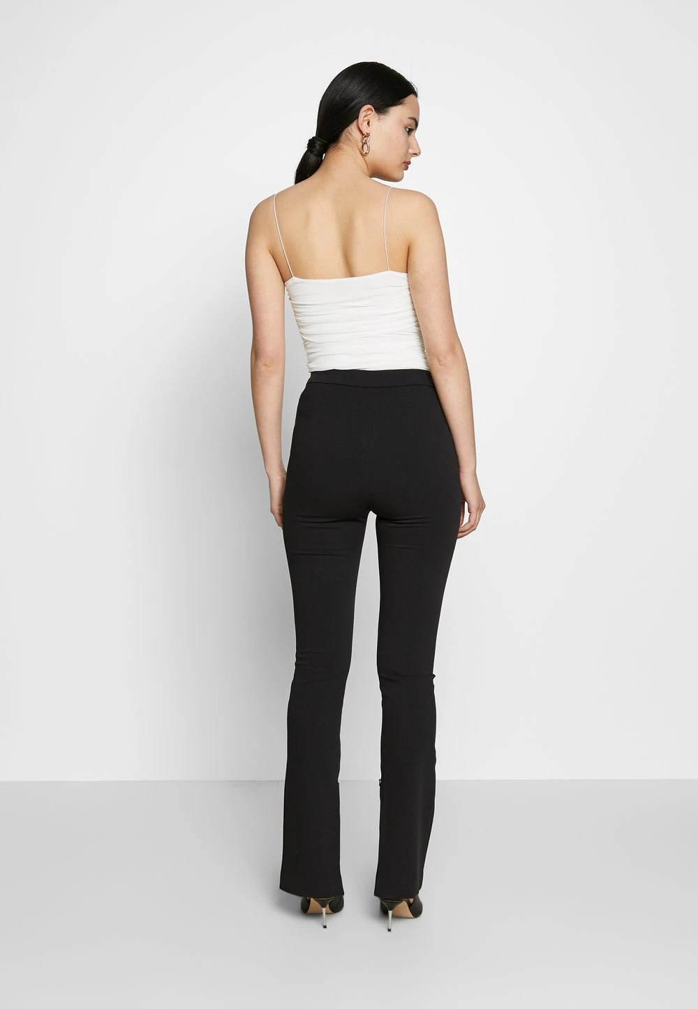 Nly by Nelly Soldes THIN STRAP - Débardeur t-shirts et tops encolure large ronde femme 5 Nly by Nelly Soldes THIN STRAP - Débardeur t-shirts et tops encolure large ronde femme – Image 3