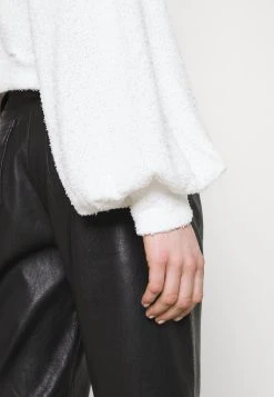 Nly by Nelly SLOUCHY FLUFFY - Gilet Soldes En Ligne pulls et gilets col en v profond femme -Nly by Nelly boutique 9c3baf79230649f4b2ce95eeaab4cf87