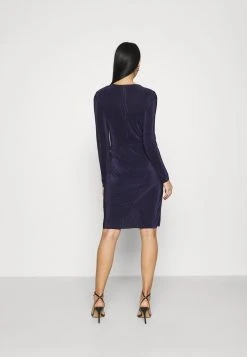 Prix Sympa Nly by Nelly GET IT ALL PLEATED DRESS - Robe fourreau robes col rond femme -Nly by Nelly boutique 9d22e0a93f7c4bfa8046439b11a5d364