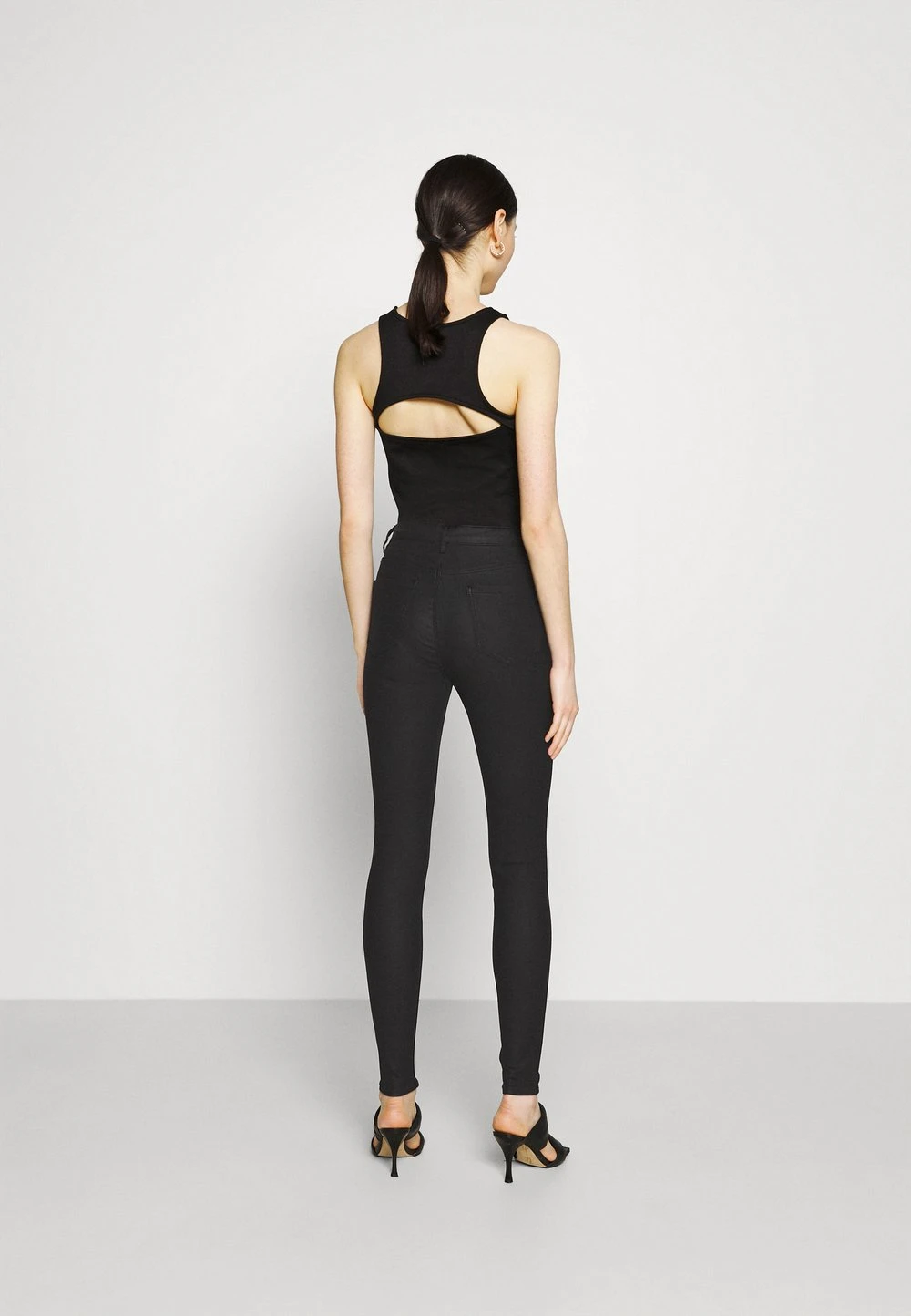 9dadabc025fe4ef1af68f04dbbc9ae9b.jpg Nly by Nelly Prix De Rêve COATED ZIP PANTS - Pantalon classique pantalons haute femme -Nly by Nelly boutique 9dadabc025fe4ef1af68f04dbbc9ae9b