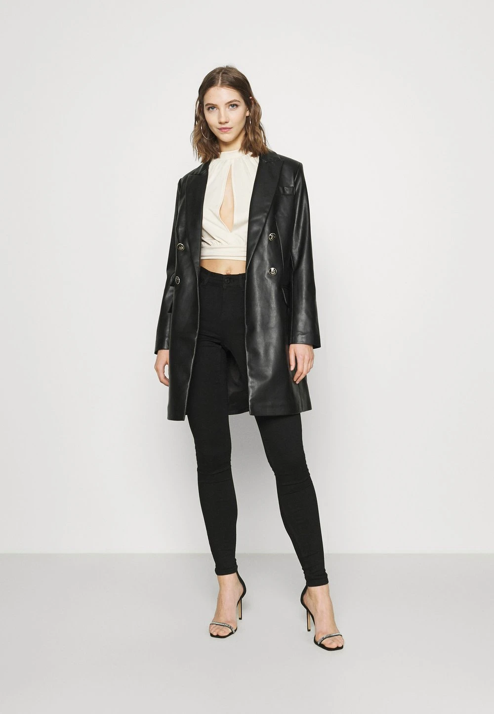 9ec26bc09bdc496fb188bf0a3064feaa.jpg Prix Dégriffé Nly by Nelly KEYHOLE FRONT - T-shirt à manches longues t-shirts et tops col officier femme -Nly by Nelly boutique 9ec26bc09bdc496fb188bf0a3064feaa