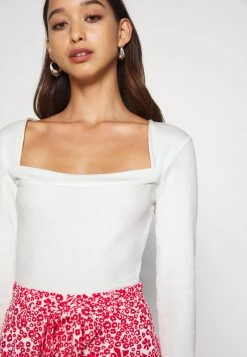 Nly by Nelly Prix Allégé SQUARE DETAIL - T-shirt à manches longues t-shirts et tops col carré femme -Nly by Nelly boutique a04da757172c48b788dfcf1b49fd7f24