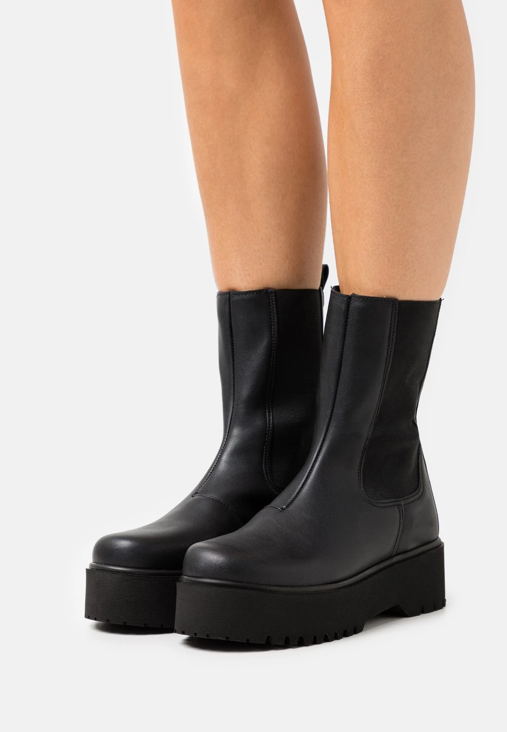 a47b2716c6644be596dd3b2b3e5ec757.jpg Nly by Nelly CLEAN BOOT PLAIN SOLE - Bottes à plateau En Remise rond femme -Nly by Nelly boutique a47b2716c6644be596dd3b2b3e5ec757