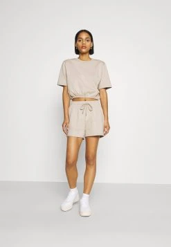 Nly by Nelly Prix Exclusifs PUFFY TEE SET - T-shirt basique shorts haute femme