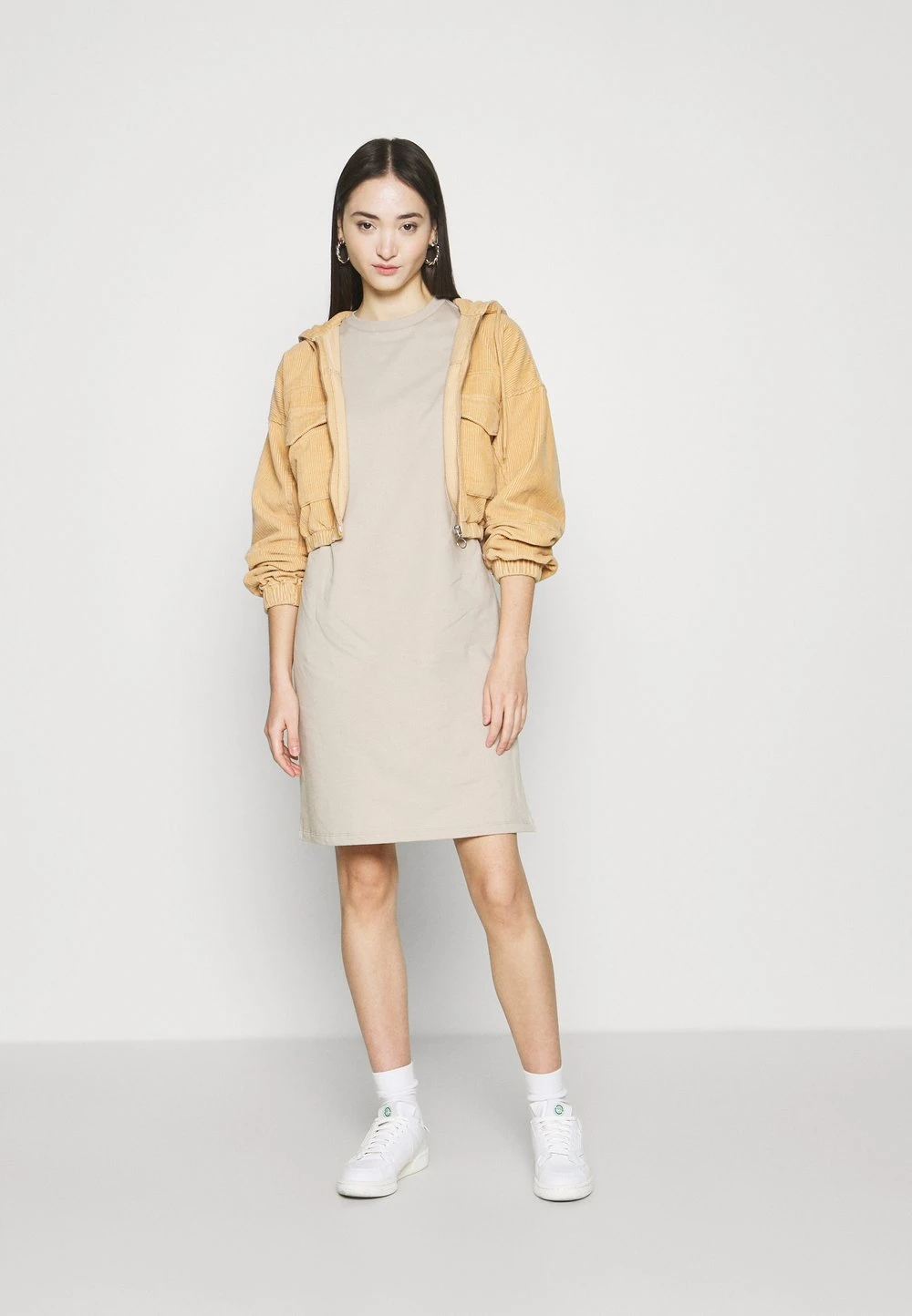 a5439f7502664e63a8fac3960e62074f.jpg Nly by Nelly Prix Abordable PERFECT SLIT DRESS - Robe de jour robes col rond femme -Nly by Nelly boutique a5439f7502664e63a8fac3960e62074f