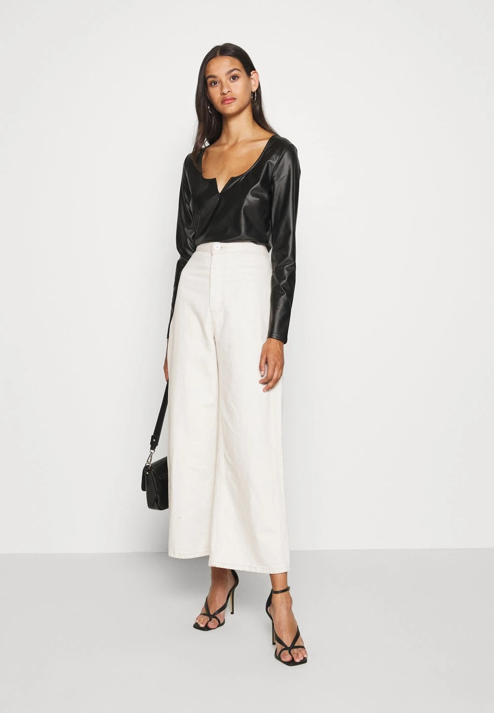 Nly by Nelly Prix Bradés V FRONT - Blouse chemises et blouses col en v profond femme 4 Nly by Nelly Prix Bradés V FRONT - Blouse chemises et blouses col en v profond femme – Image 2