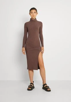 Nly by Nelly Haute Qualité AMAZE ME DRESS - Robe pull robes col roulé femme