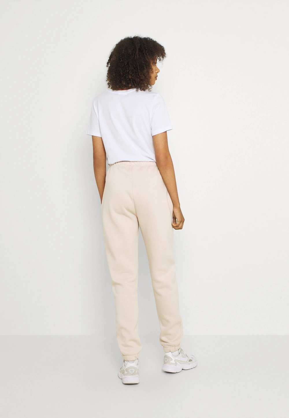 Nly by Nelly EMPOWERED PANTS - Pantalon de survêtement Authentique 100% pantalons haute femme 5 Nly by Nelly EMPOWERED PANTS - Pantalon de survêtement Authentique 100% pantalons haute femme – Image 3