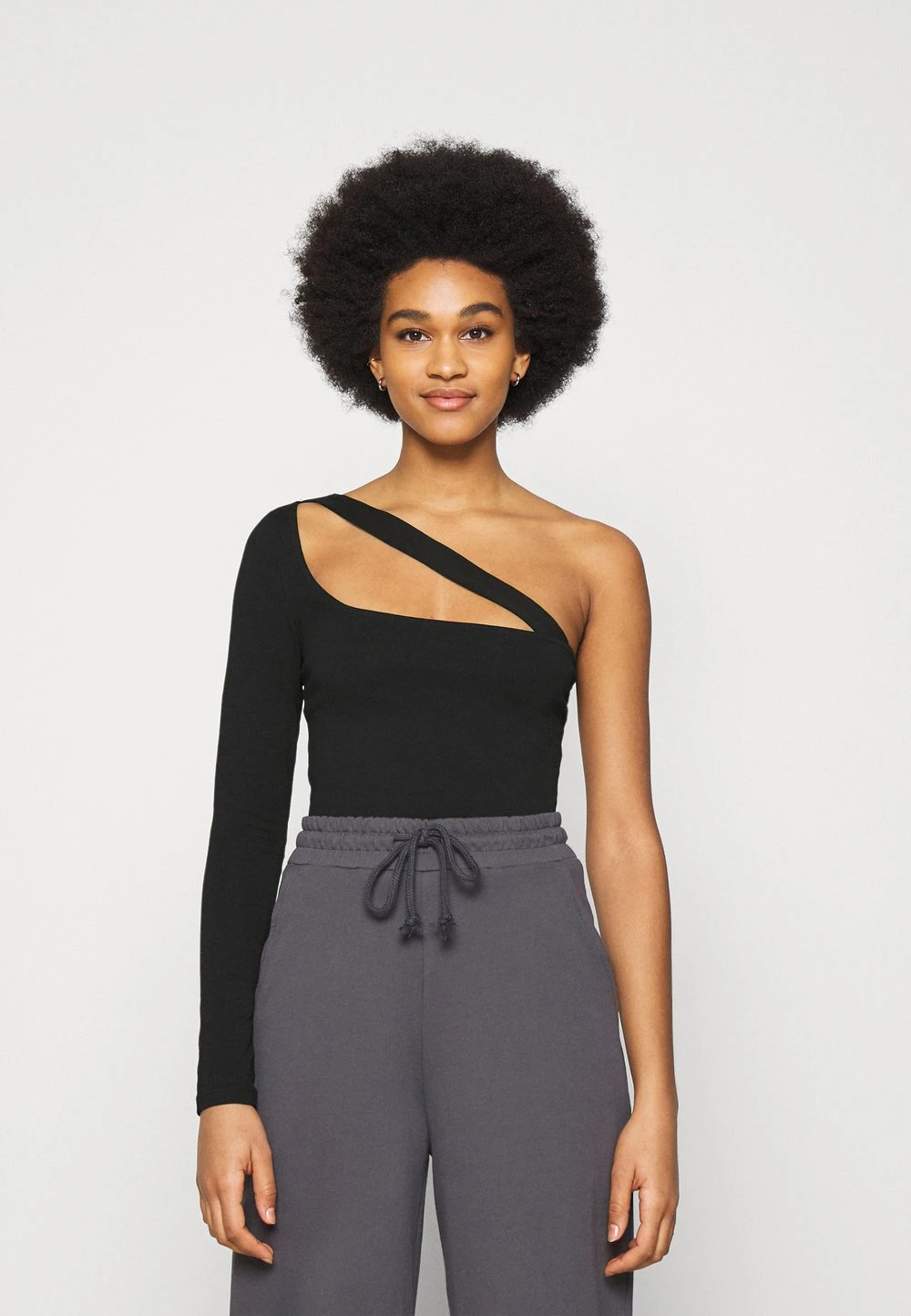 a95e9e9cf1fe433382c7c5cf4c563efd.jpg Meilleur Prix Garanti Nly by Nelly ONE SLEEVE CUT TOP - T-shirt à manches longues t-shirts et tops couleur unie femme -Nly by Nelly boutique a95e9e9cf1fe433382c7c5cf4c563efd