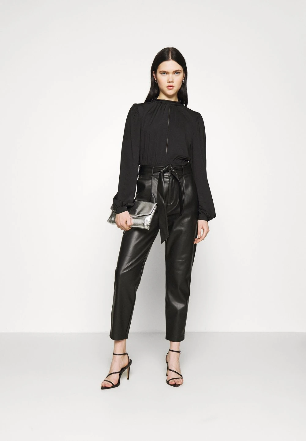 Nly by Nelly KEYHOLE FRONT - T-shirt à manches longues Prix Dynamité t-shirts et tops col officier femme 4 Nly by Nelly KEYHOLE FRONT - T-shirt à manches longues Prix Dynamité t-shirts et tops col officier femme – Image 2