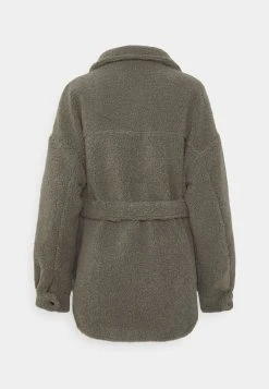 Nly by Nelly Prix Incroyables MY DEAREST TEDDY SHACKET - Manteau court manteaux col à revers femme 7 Nly by Nelly Prix Incroyables MY DEAREST TEDDY SHACKET - Manteau court manteaux col à revers femme -Nly by Nelly boutique ab4bfae6365345b19f7b06d67e837265