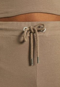 Prix Sacrifiés Nly by Nelly MY PERFECT SET - Sweatshirt pulls et gilets haute femme 7 Prix Sacrifiés Nly by Nelly MY PERFECT SET - Sweatshirt pulls et gilets haute femme -Nly by Nelly boutique ab9dc986b3bd4e7c91b03501cf020aac