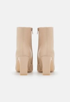 Nly by Nelly Boots à talons Petit Prix bottines rond femme 11 Nly by Nelly Boots à talons Petit Prix bottines rond femme -Nly by Nelly boutique ada1dbab7d4141e89185b0004ad3d364