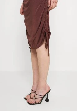 Haute Qualité Nly by Nelly RUCHED DRAPY DRESS - Robe en jersey robes col en v profond femme 6 Haute Qualité Nly by Nelly RUCHED DRAPY DRESS - Robe en jersey robes col en v profond femme -Nly by Nelly boutique b2640d45156940679e3d1e86a7abf088