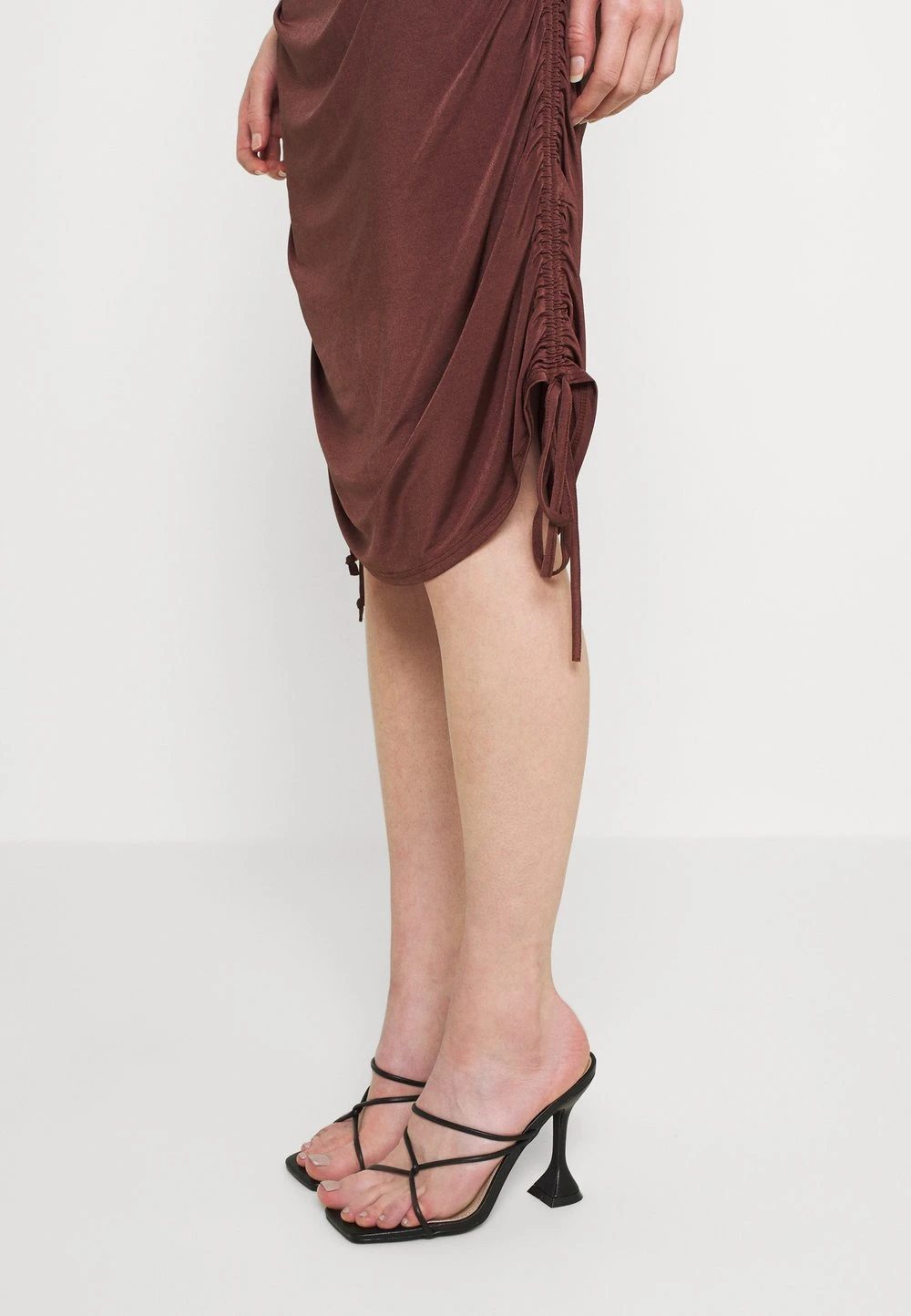 b2640d45156940679e3d1e86a7abf088.jpg Haute Qualité Nly by Nelly RUCHED DRAPY DRESS - Robe en jersey robes col en v profond femme -Nly by Nelly boutique b2640d45156940679e3d1e86a7abf088