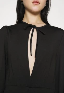 Nly by Nelly KEYHOLE TIE SLINKY DRESS - Robe en jersey Prix Ourlé robes col en v profond femme 17 Nly by Nelly KEYHOLE TIE SLINKY DRESS - Robe en jersey Prix Ourlé robes col en v profond femme -Nly by Nelly boutique b45e947a707943aeaa46cb7af94f72b2