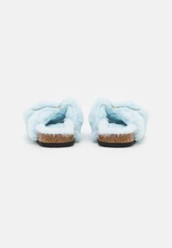 Nly by Nelly DOUBLE STRAP FLUFFY FLAT - Mules Soldes En Ligne chaussons ouvert femme 12 Nly by Nelly DOUBLE STRAP FLUFFY FLAT - Mules Soldes En Ligne chaussons ouvert femme -Nly by Nelly boutique b55c5b6723db4df292ca9a2c25bc61e5