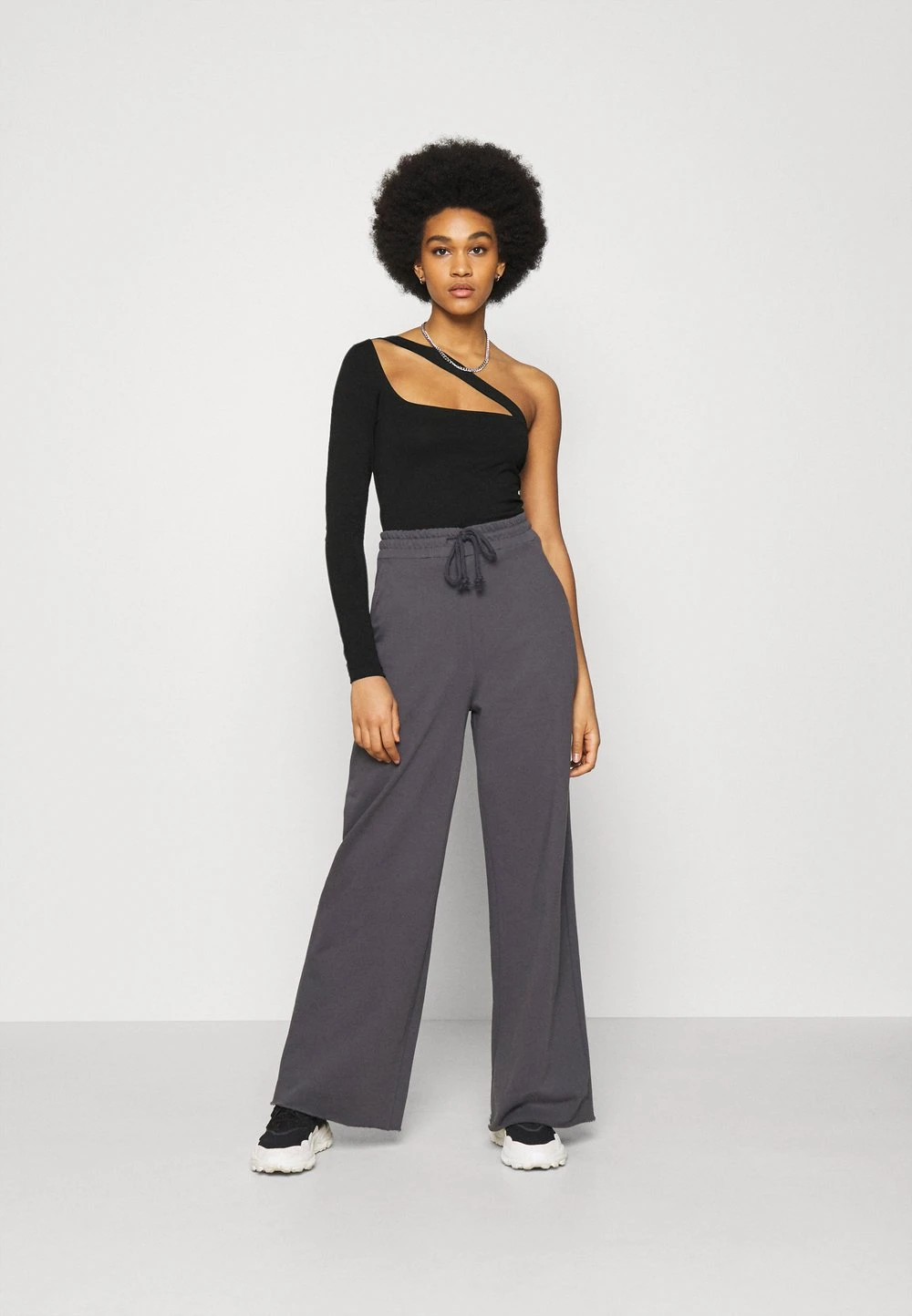 be13570b29b04394a3269d7e6f35b464.jpg Meilleur Prix Garanti Nly by Nelly ONE SLEEVE CUT TOP - T-shirt à manches longues t-shirts et tops couleur unie femme -Nly by Nelly boutique be13570b29b04394a3269d7e6f35b464