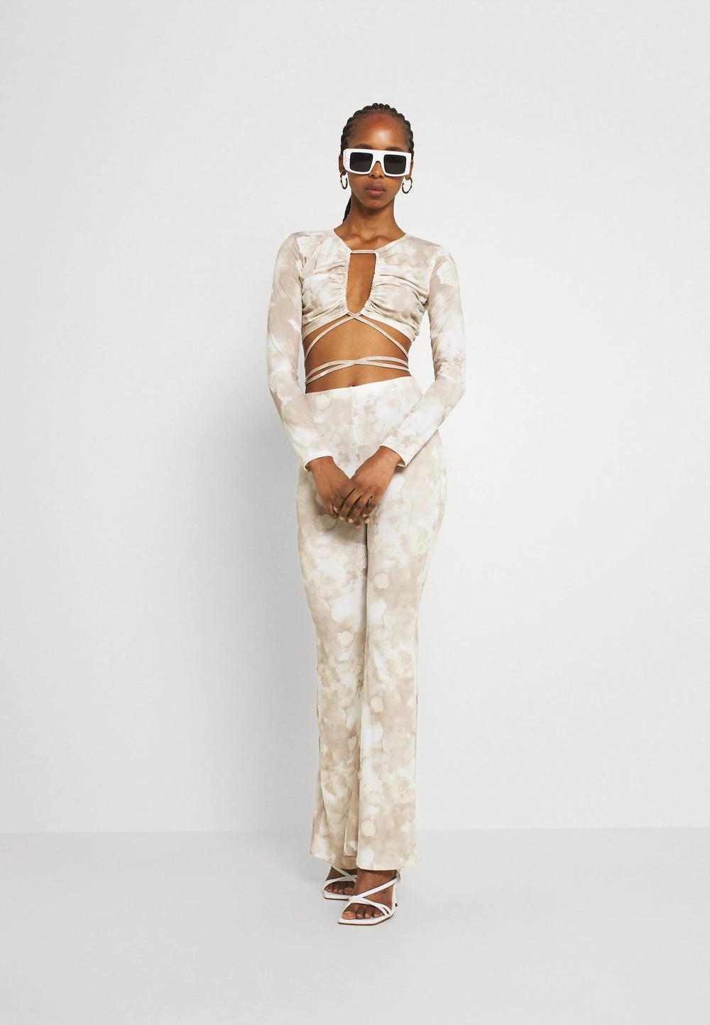 Prix Légers Nly by Nelly Jean flare jeans haute femme 4 Prix Légers Nly by Nelly Jean flare jeans haute femme – Image 2