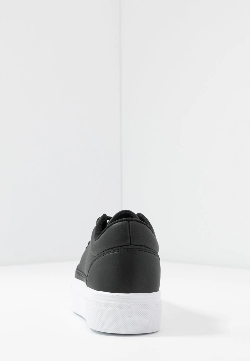 be7cbab4025e43a5892322843d4846d8.jpg Nly by Nelly PERFECT PLATFORM - Baskets basses Prix Légers baskets & sneakers rond femme -Nly by Nelly boutique be7cbab4025e43a5892322843d4846d8