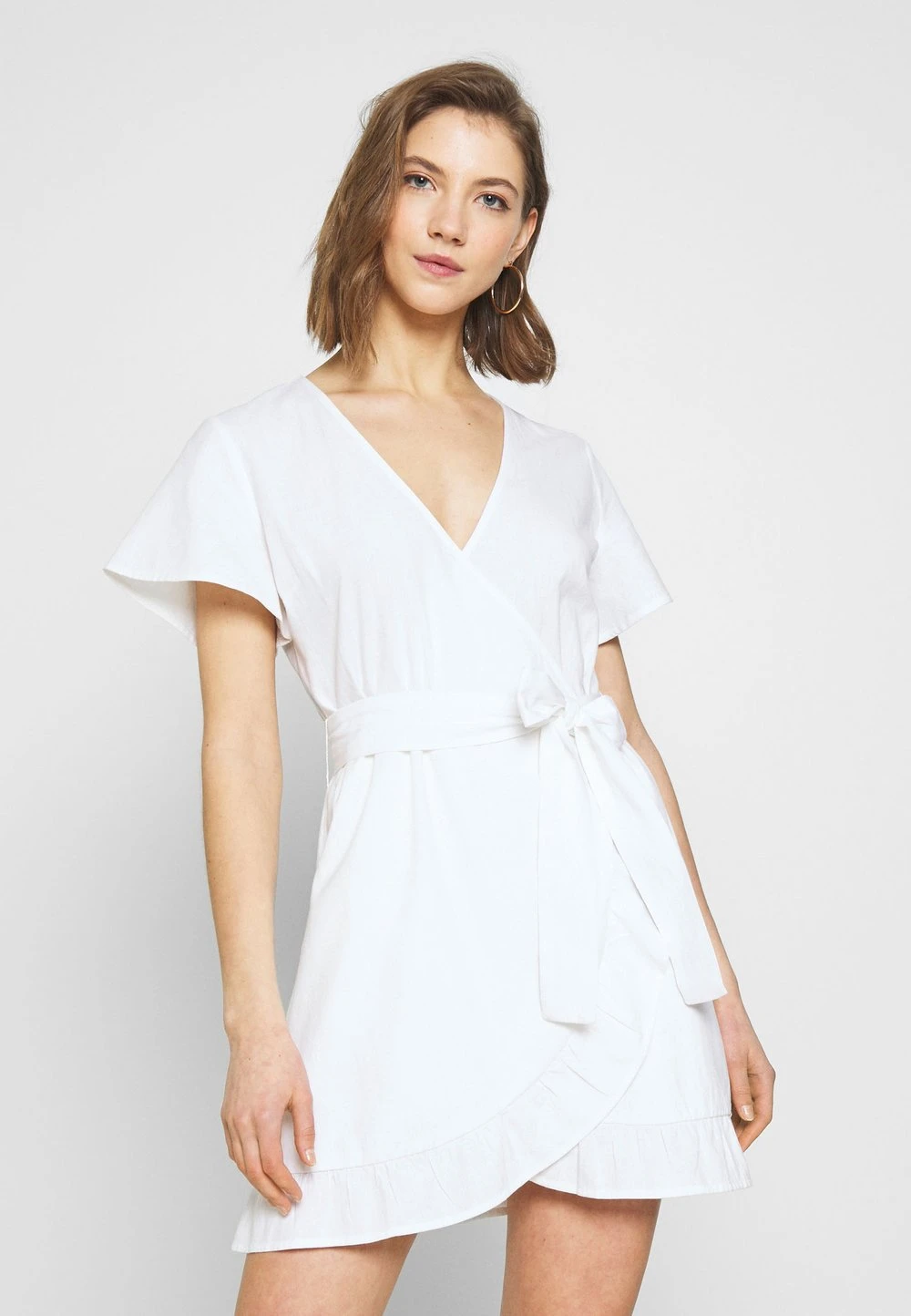 beb22cb1f3834dca98baa8c4f7b1650b.jpg Prix Usine Nly by Nelly WRAPPED FRILL DRESS - Robe de jour robes cache-cœur femme -Nly by Nelly boutique beb22cb1f3834dca98baa8c4f7b1650b