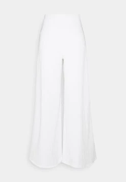 Nly by Nelly MY OFF SHOULDER SET - Pantalon classique Remise En Ligne chemises et blouses carmen femme 11 Nly by Nelly MY OFF SHOULDER SET - Pantalon classique Remise En Ligne chemises et blouses carmen femme -Nly by Nelly boutique c00d775be0f14c0c991b47e76a1f0f5f