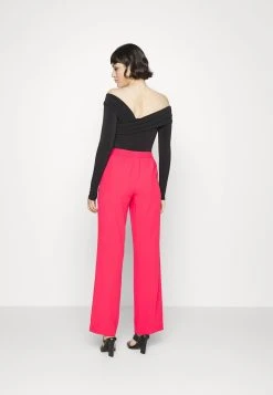 Nly by Nelly WRAPPED ASYMMETRIC BODY - T-shirt à manches longues Prix d’Amis t-shirts et tops carmen femme -Nly by Nelly boutique c14bd571ca40472dbf7eb0fde7dc6469