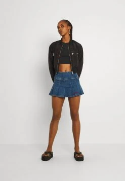 Qualité garantie 100% Nly by Nelly HIGH NECK CROP - Débardeur t-shirts et tops col rond femme -Nly by Nelly boutique c188884b26ca4882ab1072384a2bb001