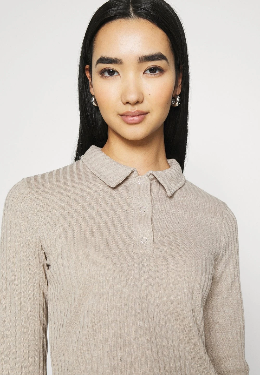 c42093e40b1e40a7959258d33939a530.jpg Nly by Nelly Prix Bradés BUTTON UP COLLAR - Polo t-shirts et tops col polo femme -Nly by Nelly boutique c42093e40b1e40a7959258d33939a530