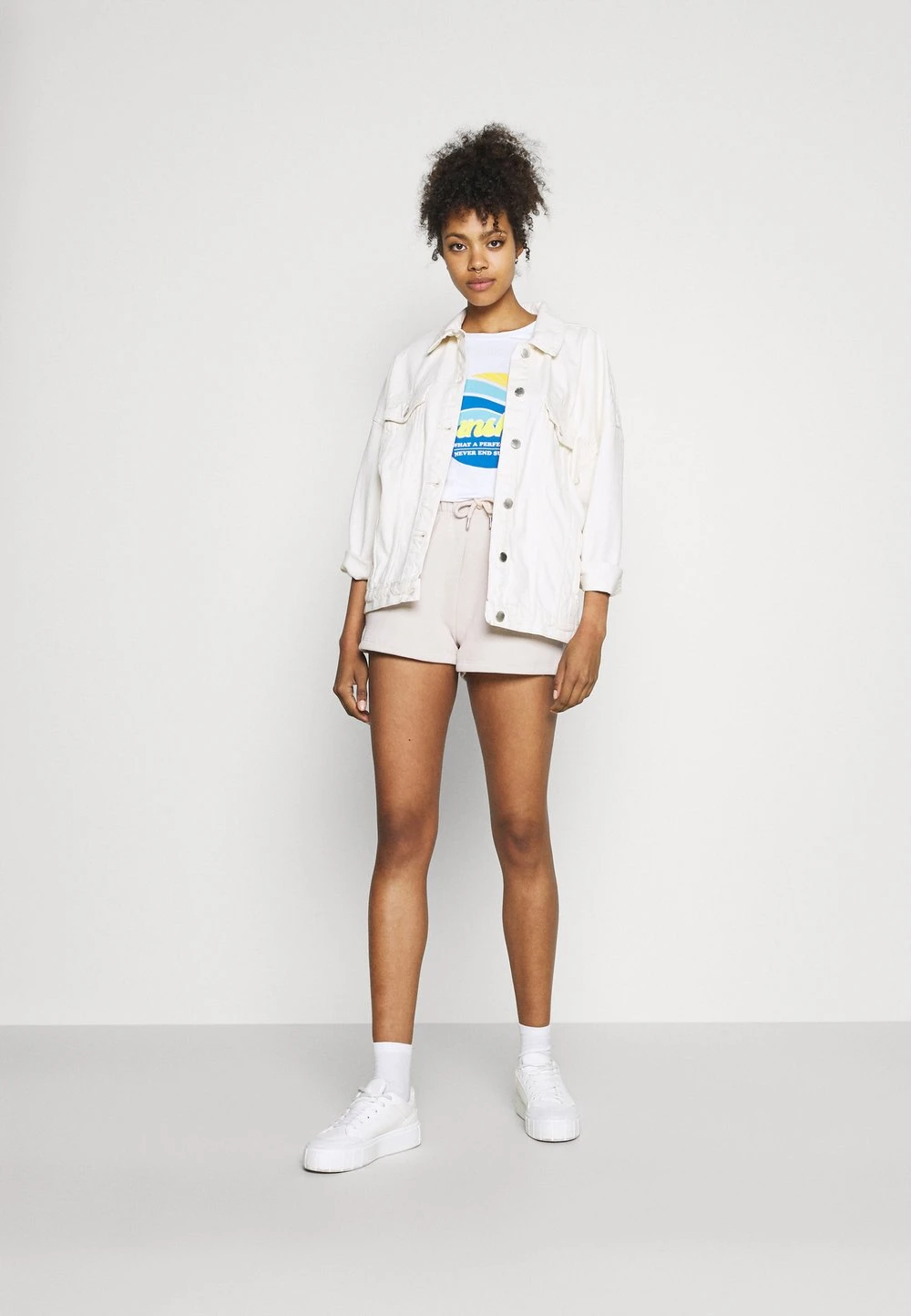 Nly by Nelly Prix Refroidis COZY SUMMER - Short shorts haute femme 4 Nly by Nelly Prix Refroidis COZY SUMMER - Short shorts haute femme – Image 2