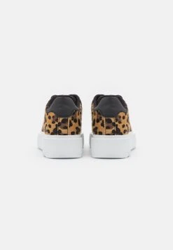 Nly by Nelly Garantie De Qualité 100% CARE LESS FURRY - Baskets basses sneakers rond femme 11 Nly by Nelly Garantie De Qualité 100% CARE LESS FURRY - Baskets basses sneakers rond femme -Nly by Nelly boutique c8b6436582604887a584f09a5bf492b6