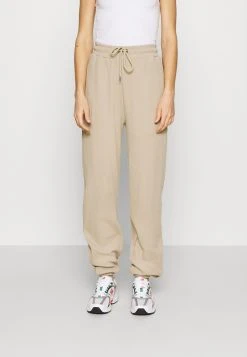 En Remise Nly by Nelly STRUCTURED - Pantalon de survêtement pantalons haute femme