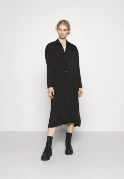 En promotion Nly by Nelly LONG SOFT DRESS - Robe fourreau robes col revers femme