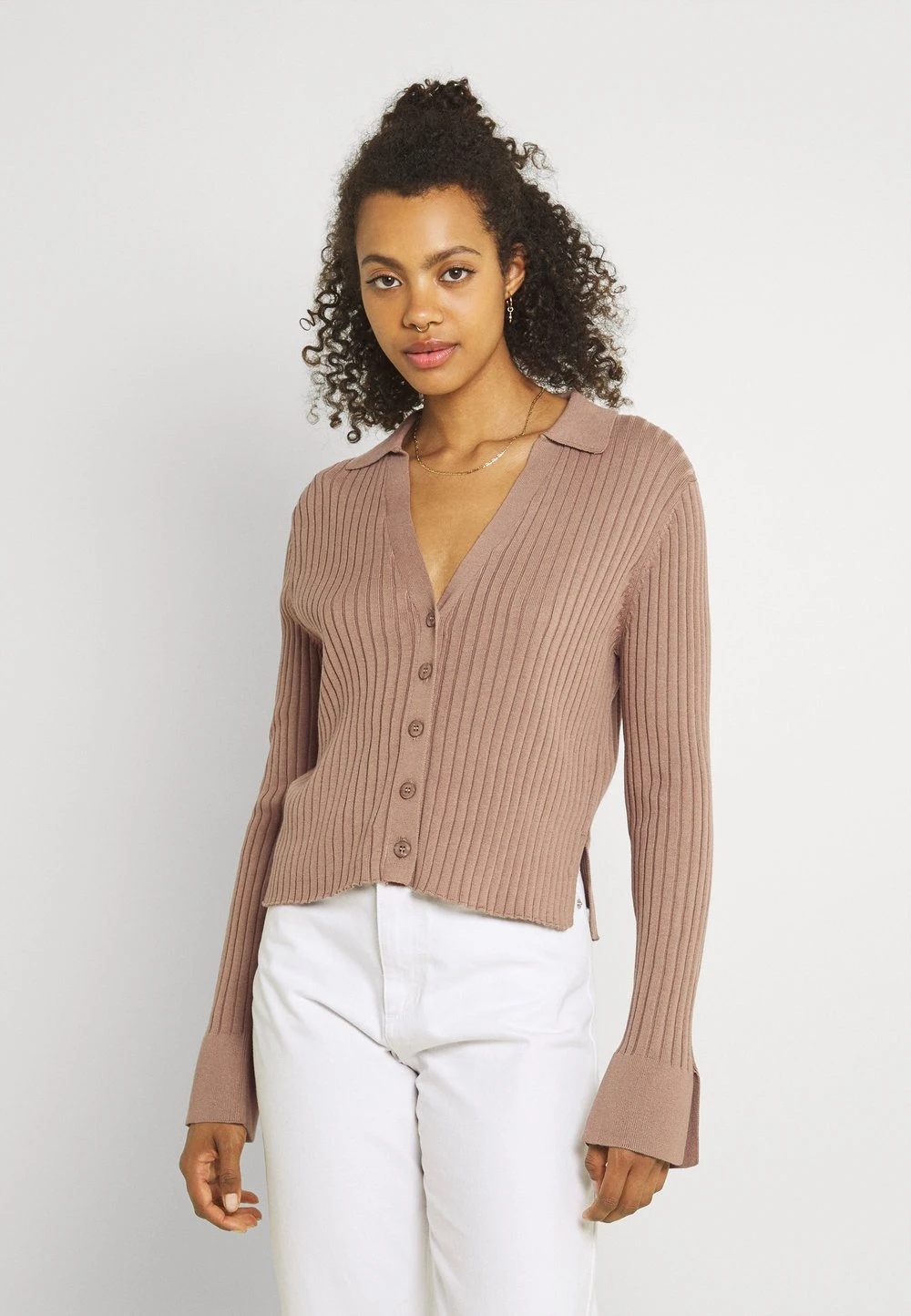 Nly by Nelly Gilet Prix Refroidis pulls et gilets col en v profond femme 3 Nly by Nelly Gilet Prix Refroidis pulls et gilets col en v profond femme