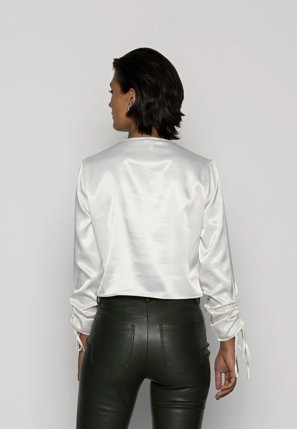 Prix Allégé Nly by Nelly RUCHE DRAPY BLOUSE - Blouse chemises et blouses cache-cœur femme 5 Prix Allégé Nly by Nelly RUCHE DRAPY BLOUSE - Blouse chemises et blouses cache-cœur femme – Image 3