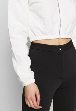 Nly by Nelly CROPPED ZIP HOODIE - Sweat à capuche zippé Qualité Excellente pulls et gilets femme 14 Nly by Nelly CROPPED ZIP HOODIE - Sweat à capuche zippé Qualité Excellente pulls et gilets femme -Nly by Nelly boutique cf84fa379bd1479db185aed5dd412a55