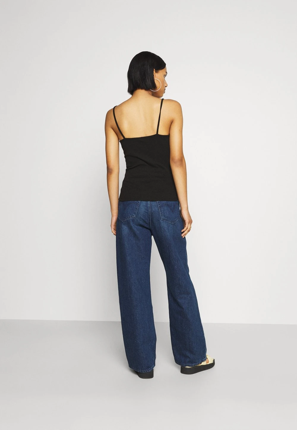 cfa05c7655a64aafb72953717a6348b7.jpg Nly by Nelly Marchandise de première qualité BUTTON - Débardeur t-shirts et tops col rond femme -Nly by Nelly boutique cfa05c7655a64aafb72953717a6348b7